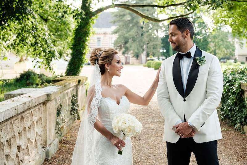chateau-challain-large_bride-groom-wedding-france
