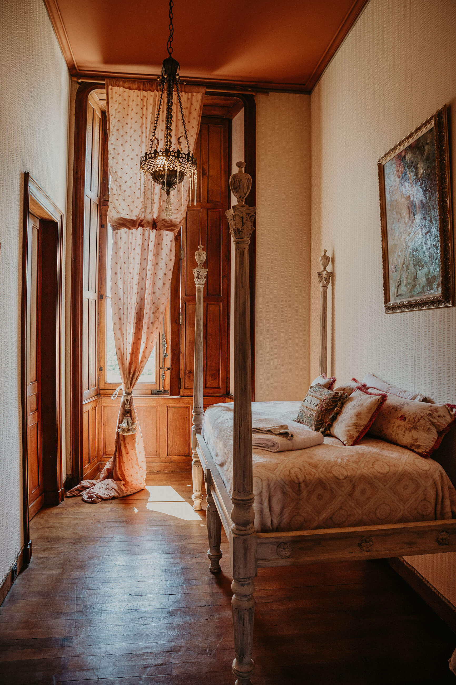 chateau-challain-castle-room