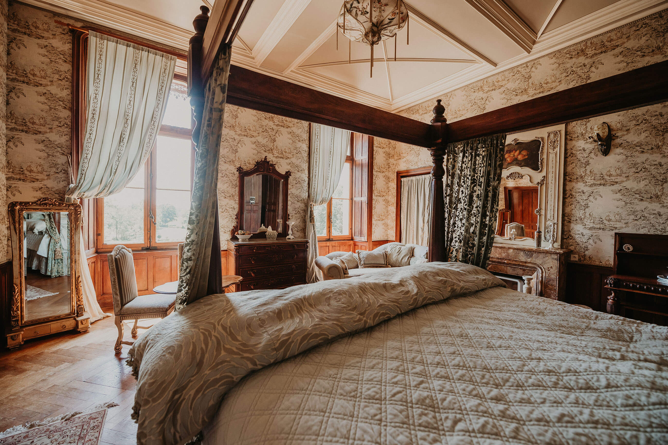 chateau-challain-castle-room