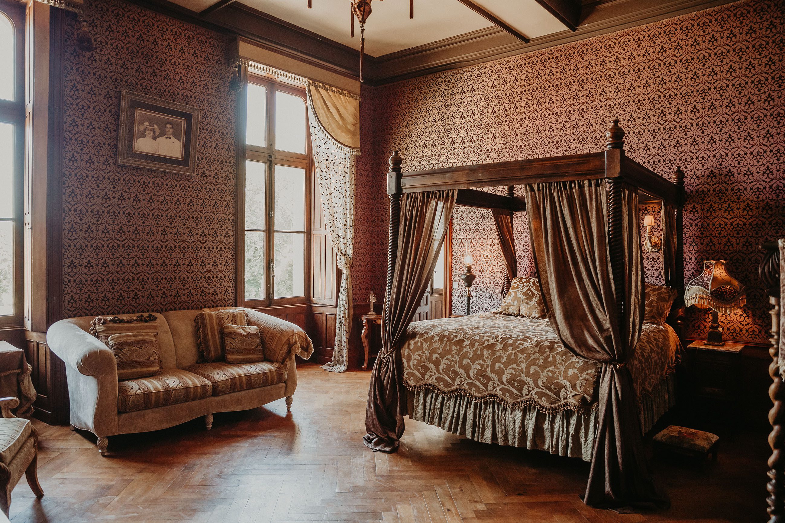 chateau-challain-castle-room