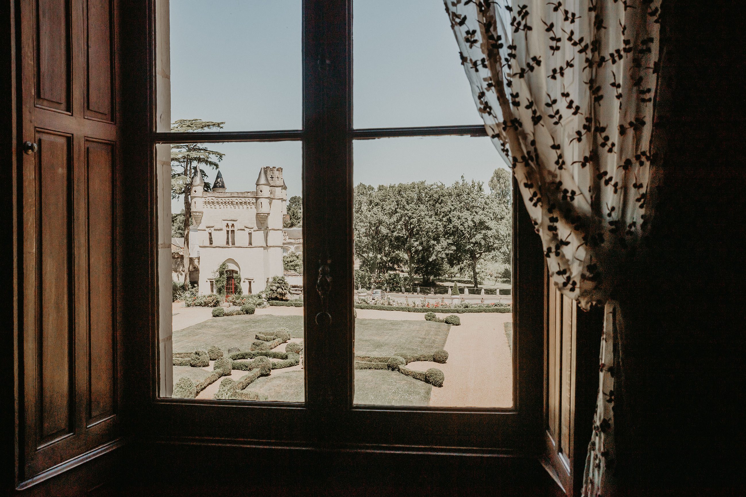 chateau-challain-castle-room