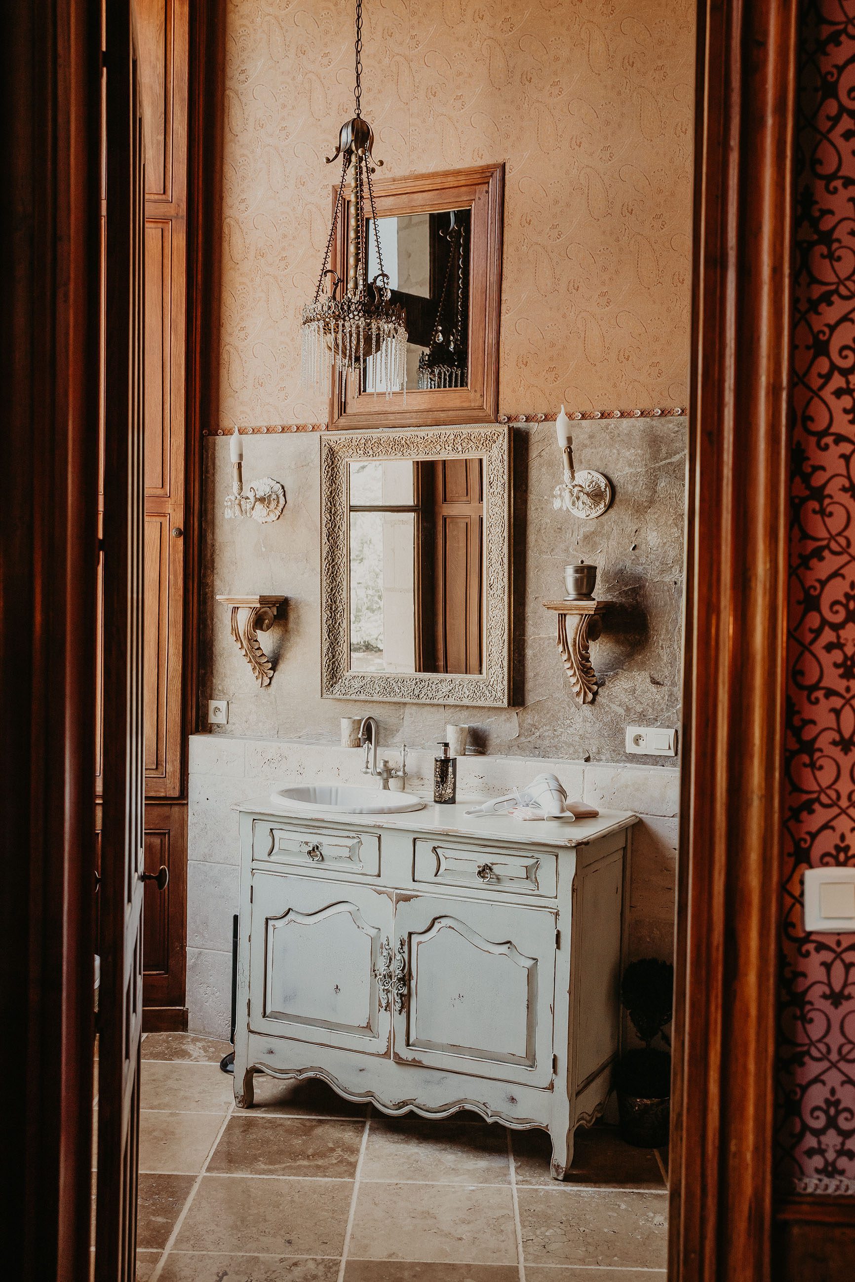 chateau-challain-castle-room