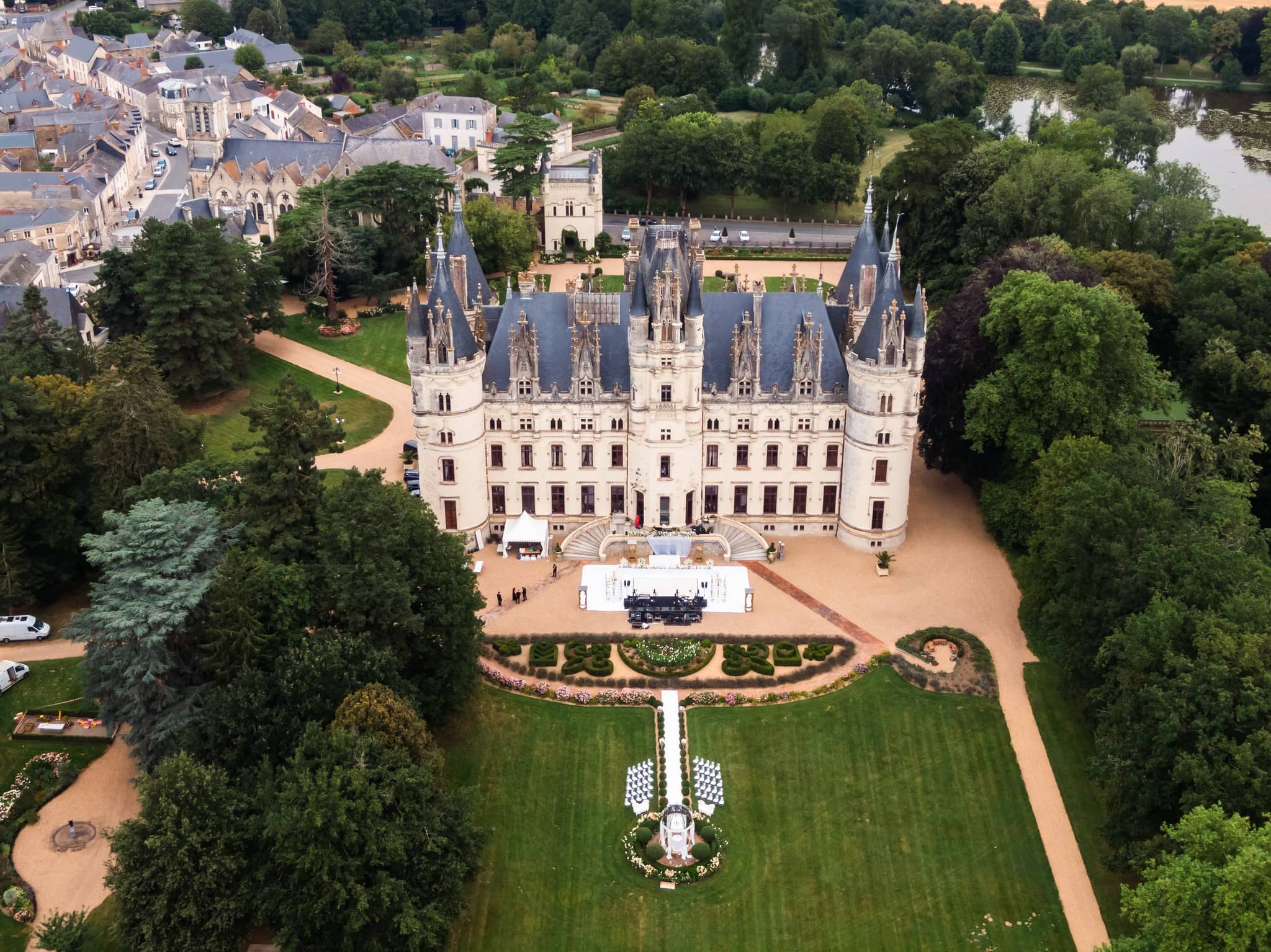 chateau-challain-destination-aerial