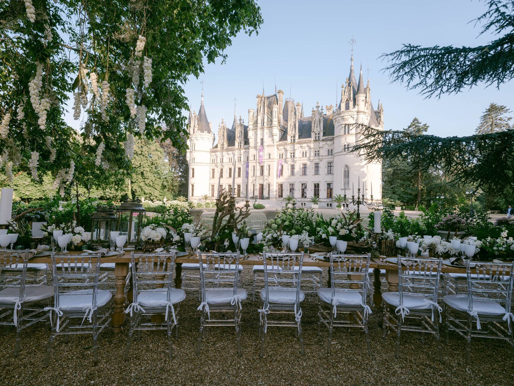 chateau-challain-reception-garden-luxury