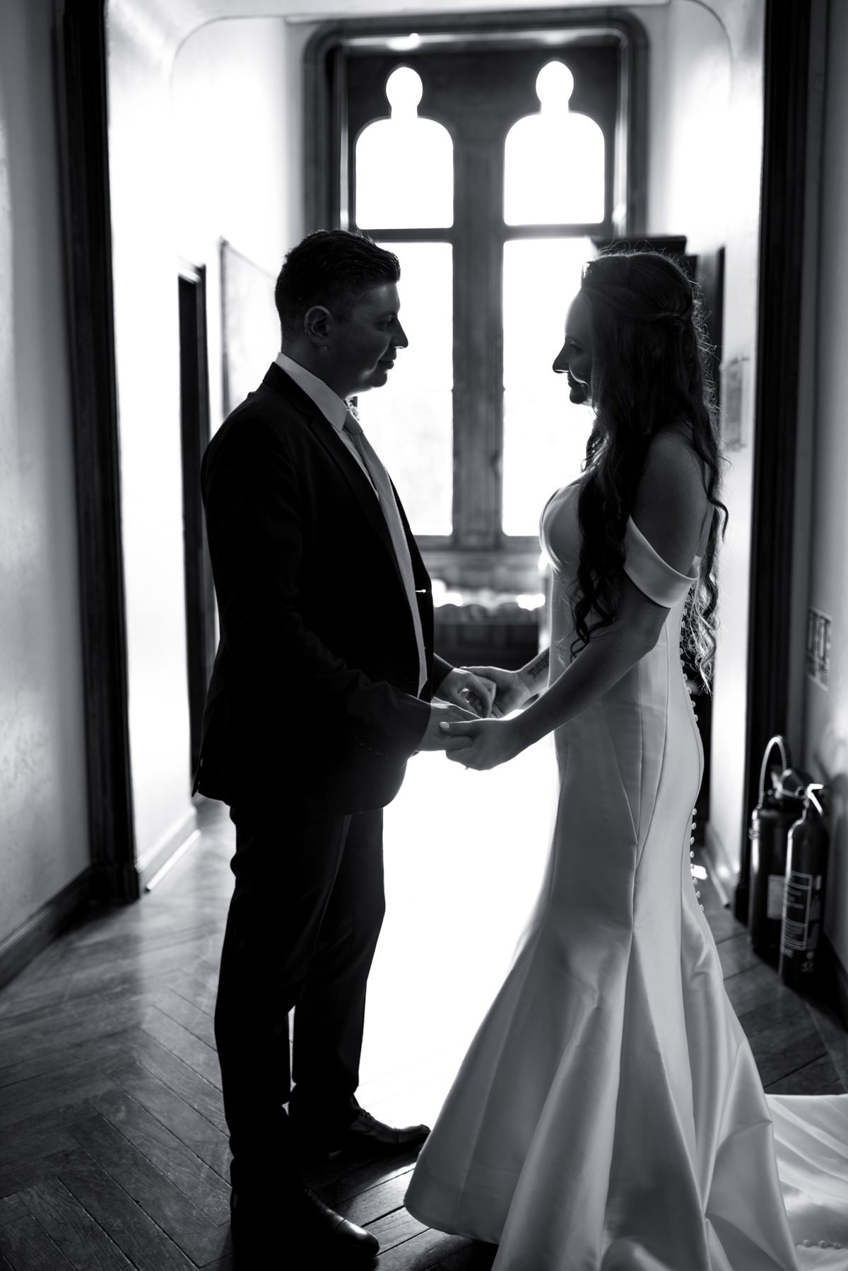 romantic couple elope