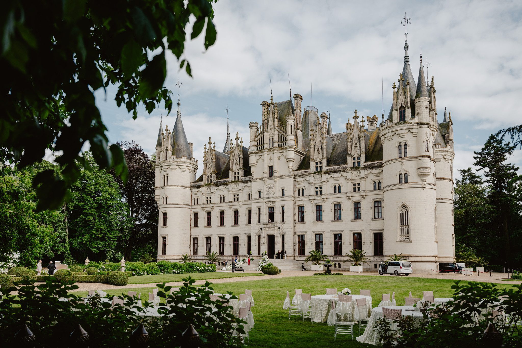luxury wedding decor in france