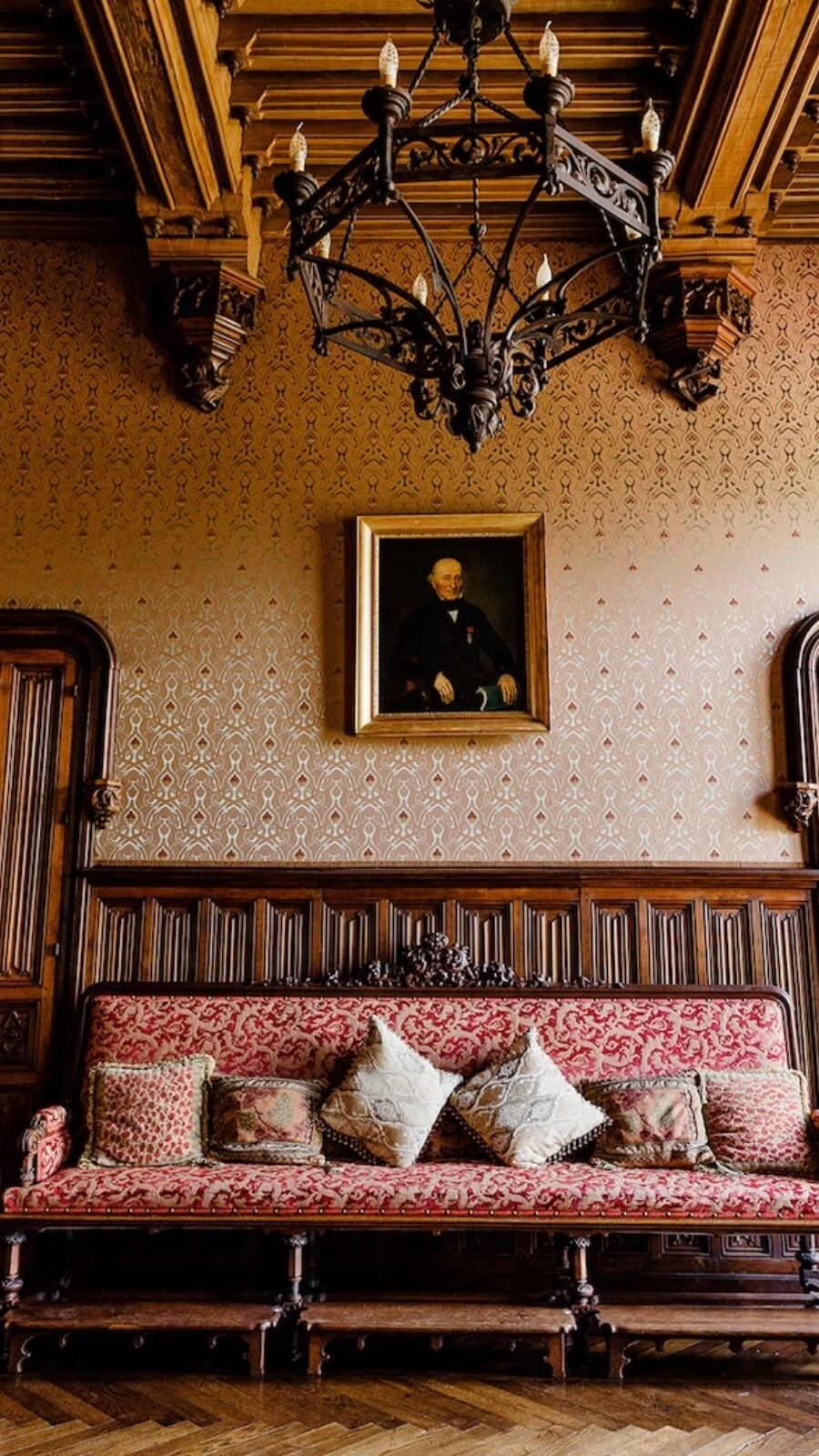 Château français idéal pour un mariage luxueux, entouré de nature et d’histoire.